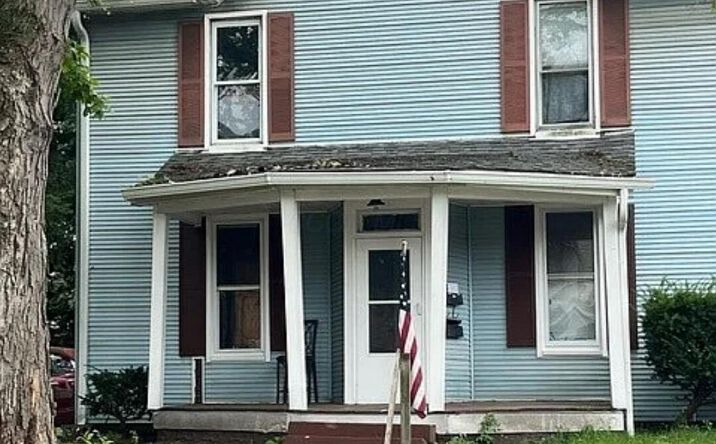 Pictures of Multifamily property located at 866 Main Street #A, Coshocton, OH 43812 for sales - image #1