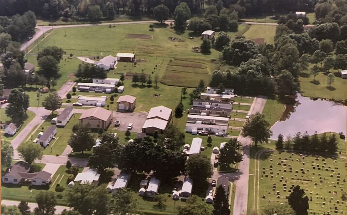Pictures of Mobile Home Park property located at 321 N All Seasons Rd, Jeffersonville, IL 62842 for sales - image #1
