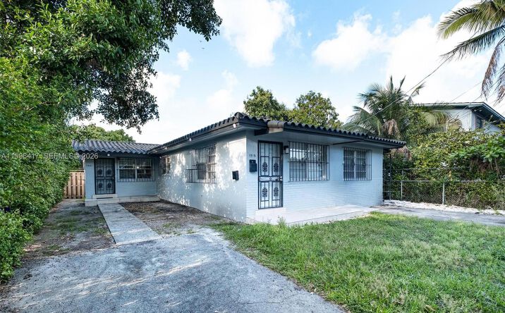 Pictures of Multifamily property located at 1519 NW 40th St, Miami, FL 33142 for sales - image #1