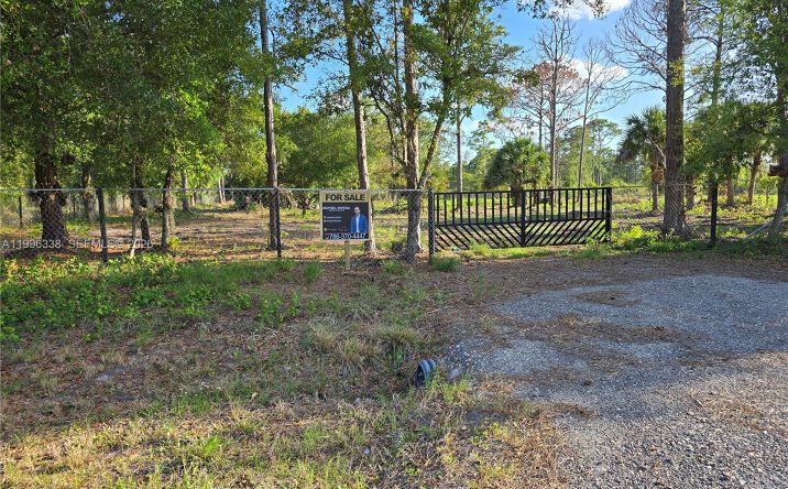 Pictures of Land property located at 466 Hunting Club Ave, Clewiston, FL 33440 for sales - image #1