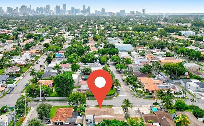 Pictures of Multifamily property located at 1660 SW 24th Ave, Miami, FL 33145 for sales - image #1
