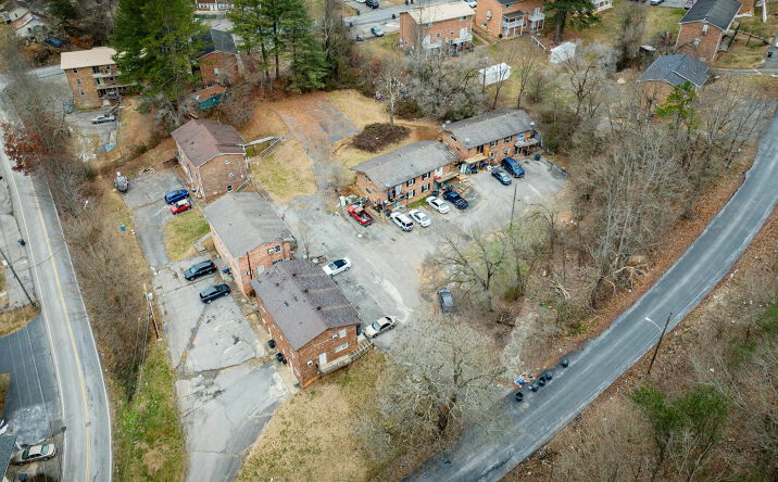 Pictures of Multifamily property located at 908 Chadwick Dr, Kingsport, TN 37660 for sales - image #1