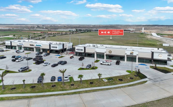Pictures of Retail property located at 3330 Crystal View Boulevard, Texas City, TX 77568 for sales - image #1