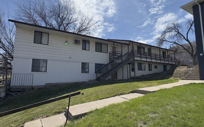 Pictures of Multifamily property located at 410 N Spring Ave, Sioux Falls, SD 57104 for sales - image #1