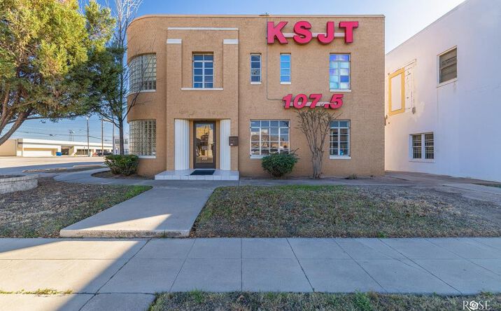 Pictures of Mixed Use, Office, Retail property located at 209 W Beauregard Ave, San Angelo, TX 76903 for sales - image #1