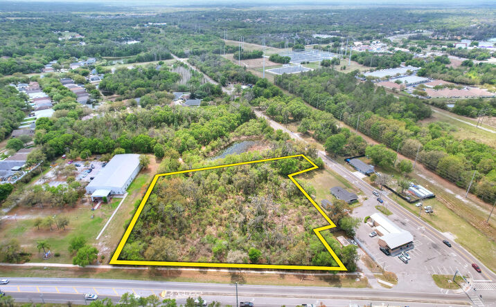 Pictures of Land property located at 5708 Lithia Pinecrest Rd, Fish Hawk, FL 33547 for sales - image #1
