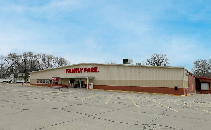Pictures of Industrial, Retail property located at 1900 Harlan St, Falls City, NE 68355 for sales - image #1