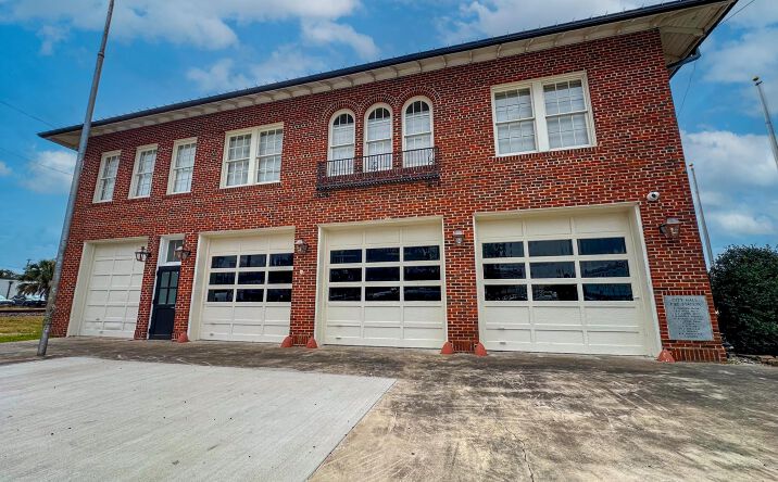 Pictures of Mixed Use, Office property located at 1 N Mechanic St, El Campo, TX 77437 for sales - image #1