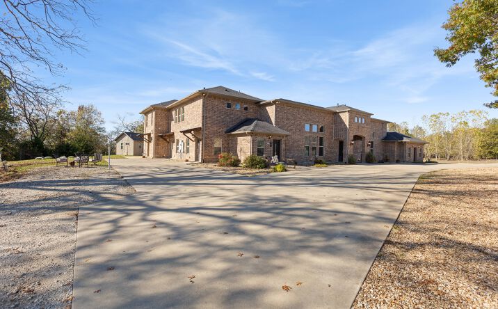 Pictures of Business for Sale, Mixed Use, Special Purpose property located at 27923 US-82, Sherman, TX 75092 for sales - image #1