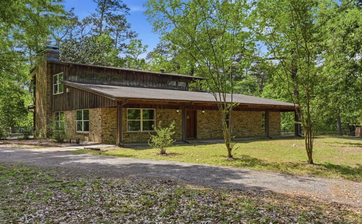 Pictures of Hospitality, Industrial, Mixed Use, Multifamily, Office property located at 9120 Ponderosa Dr, Montgomery, TX 77316 for sales - image #1