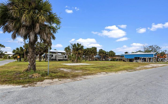 Pictures of Land property located at 58 W 10th Ave, Horseshoe Beach, FL 32648 for sales - image #1