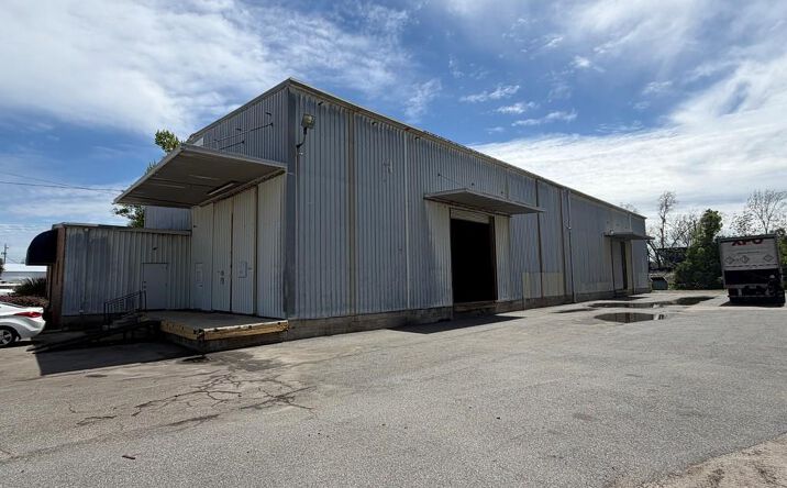 Pictures of Industrial property located at 1009 W West Hill Avenue, Valdosta, GA 31601 for sales - image #1
