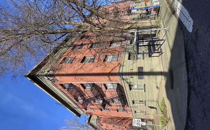 Pictures of Retail, Mixed Use property located at 2109 NW Irving Street, Portland, OR 97210 for sales - image #1