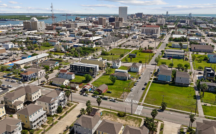 Pictures of Land, Mixed Use property located at 2820 Winnie St, Galveston, TX 77550 for sales - image #1