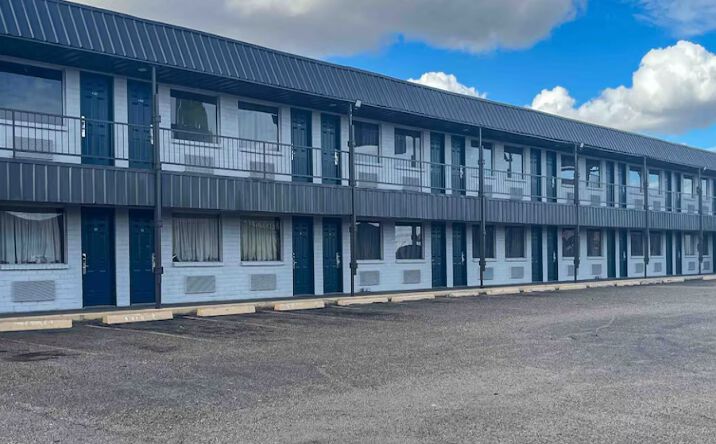 Pictures of Hospitality property located at 100 Bulldog Blvd, Borger, TX 79007 for sales - image #1