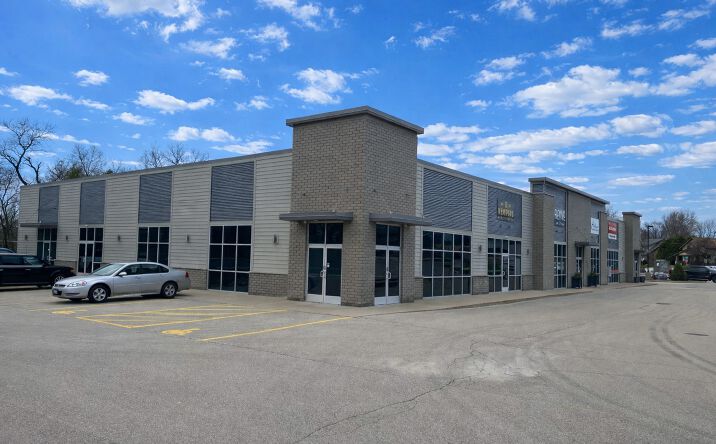 Pictures of Office, Retail property located at 111 Plank Rd, Kaukauna, WI 54130 for sales - image #1