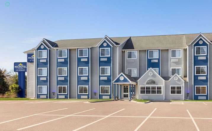 Pictures of Hospitality property located at 424 20th S St, New Ulm, MN 56073 for sales - image #1