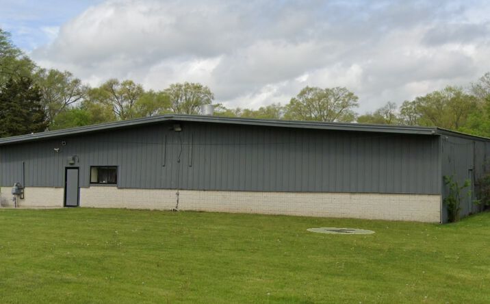 Pictures of Retail property located at 2101 Mill Rd, Flint, MI 48532 for sales - image #1