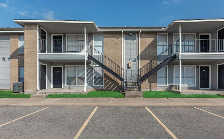 Pictures of Multifamily property located at 1010 Magnolia St, Freeport, TX 77541 for sales - image #1