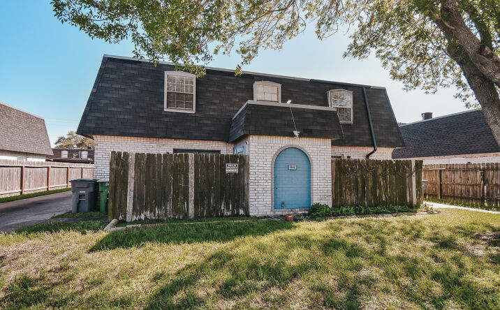 Pictures of Multifamily property located at 1805 Rosemary Dr, Victoria, TX 77901 for sales - image #1