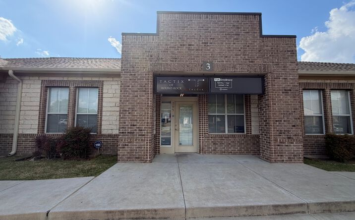 Pictures of Office, Retail property located at 600 Round Rock W Dr, Round Rock, TX 78681 for sales - image #1