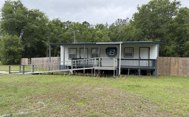 Pictures of Office property located at 683 N Court St, Bronson, FL 32621 for sales - image #1
