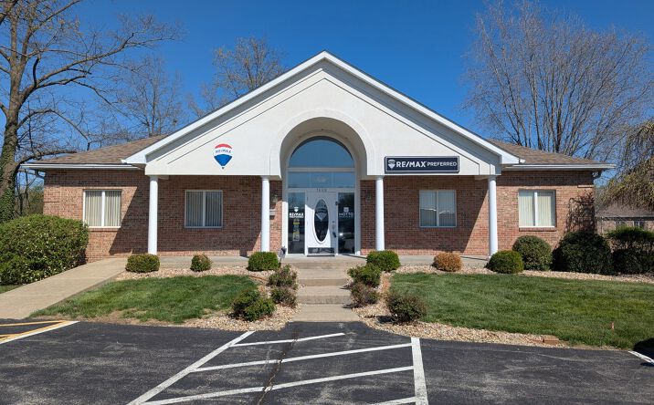 Pictures of Office property located at 1668 Windham Way, O'Fallon, IL 62269 for sales - image #1