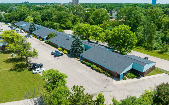 Pictures of Office property located at 1000-1028 Professional Drive, Flint, MI 48532 for sales - image #1