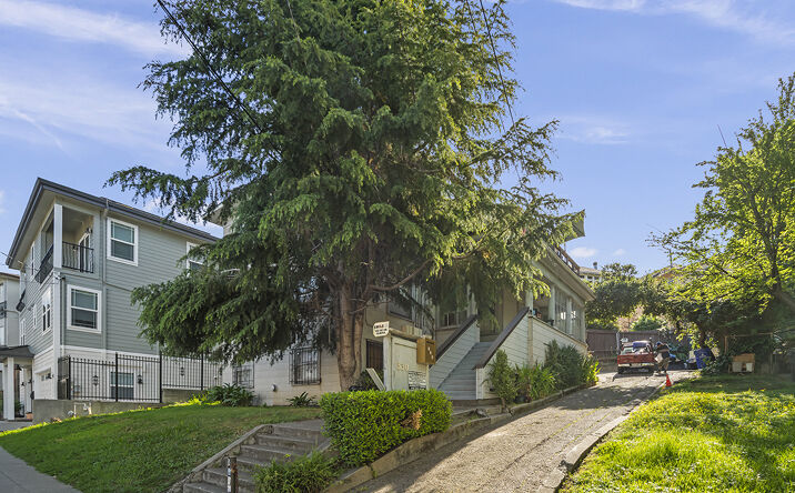 Pictures of Multifamily property located at 330 Athol Ave, Oakland, CA 94606 for sales - image #1
