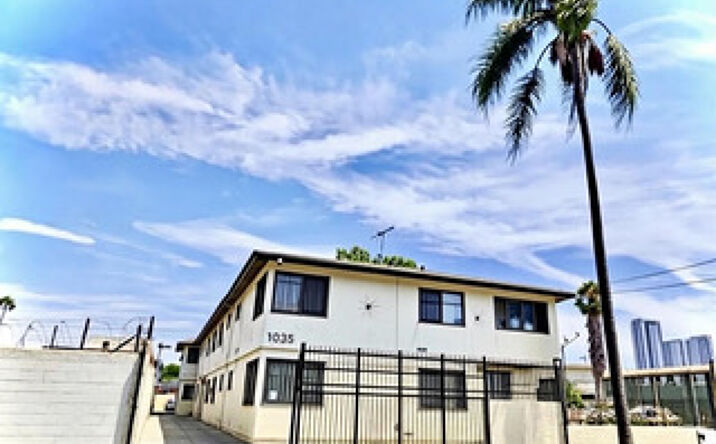 Pictures of Multifamily property located at 1035 W 17th St, Los Angeles, CA 90015 for sales - image #1