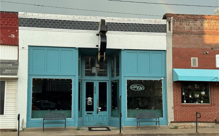 Pictures of Retail property located at 209 S 2nd Street, Odessa, MO 64076 for sales - image #1