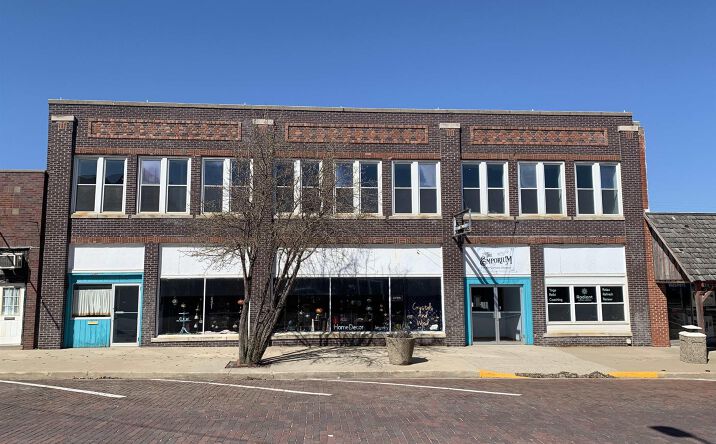 Pictures of Retail, Industrial, Office, Business for Sale, Special Purpose property located at 218 N Pine Street, Creston, IA 50801 for sales - image #1