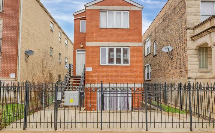 Pictures of Multifamily property located at 3518 W Lexington Street, Chicago, IL 60624 for sales - image #1