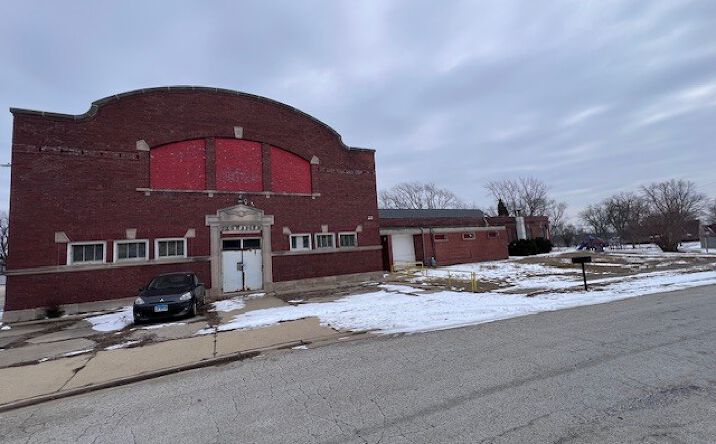 Pictures of Retail property located at 610 E Lincoln Avenue, Normal, IL 61761 for sales - image #1