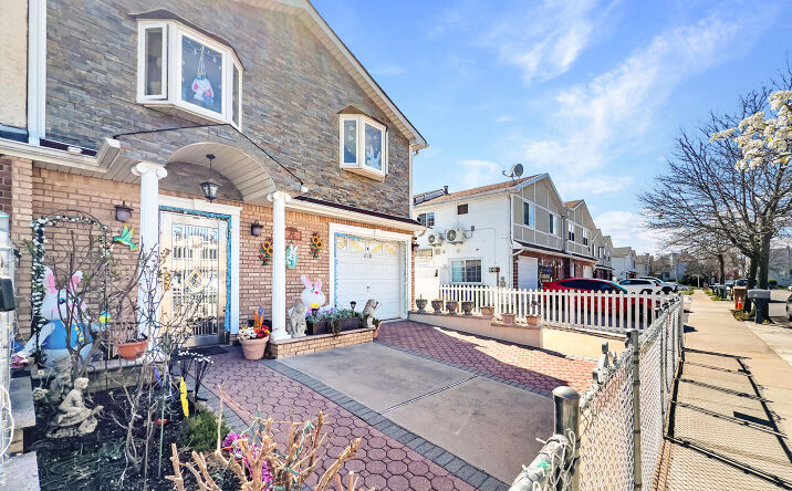 Pictures of Multifamily property located at 268 Ada Drive, Staten Island, NY 10314 for sales - image #1