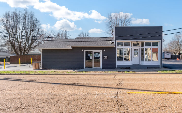 Pictures of Business for Sale property located at 215 E Market St, Troy, IL 62294 for sales - image #1