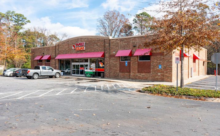 Pictures of Retail property located at 4226 Washington Rd, Atlanta, GA 30344 for sales - image #1