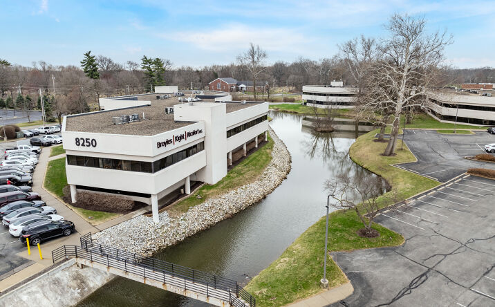 Pictures of Office property located at 8200 Haverstick Rd, Indianapolis, IN 46240, 8250 Haverstick Rd, Indianapolis, IN 46240 for sales - image #1