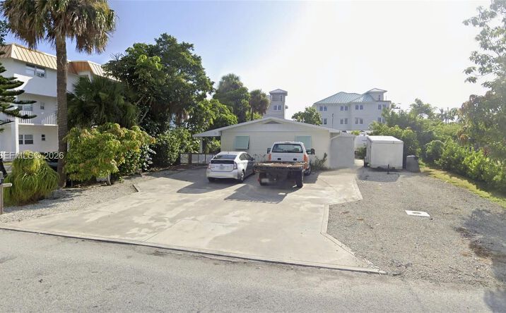 Pictures of Multifamily property located at 120 Coquina St, Fort Pierce, FL 34949 for sales - image #1