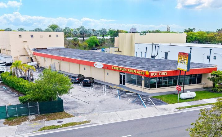 Pictures of Retail property located at 9621 S Dixie Hwy, Pinecrest, FL 33156 for sales - image #1