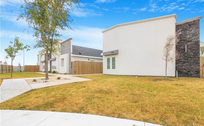 Pictures of Multifamily property located at 11003 N 36th Lane, McAllen, TX 78504 for sales - image #1