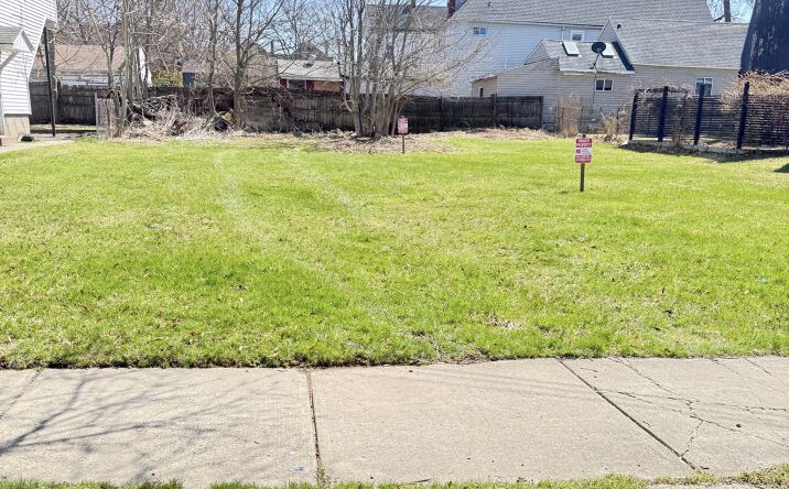 Pictures of Land property located at 139 School St, Buffalo, NY 14213 for sales - image #1