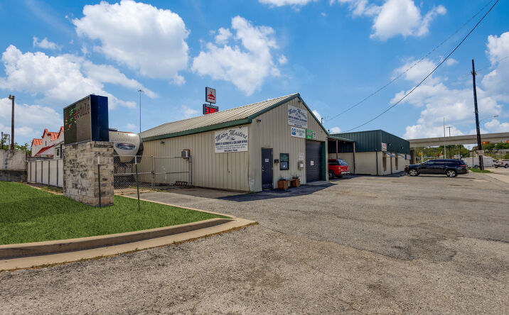 Pictures of Industrial property located at 520 S Sam Rayburn, Sherman, TX 75090 for sales - image #1