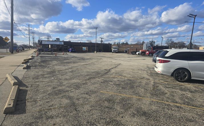 Pictures of Retail, Special Purpose property located at 600 E Northwest Hwy, Des Plaines, IL 60016 for sales - image #1