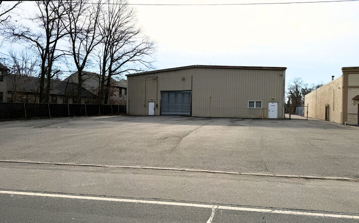 Pictures of Industrial property located at 750 South Railroad Avenue, West Babylon, NY 11704 for sales - image #1