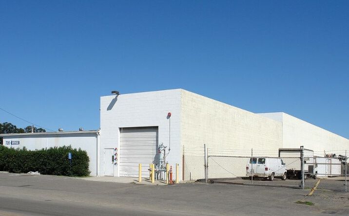 Pictures of Multifamily, Industrial property located at 720 Pacific Ave, Oxnard, CA 93030 for sales - image #1