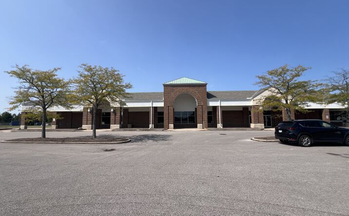 Pictures of Retail property located at 22129 Rockside Rd, Bedford, OH 44146 for sales - image #1