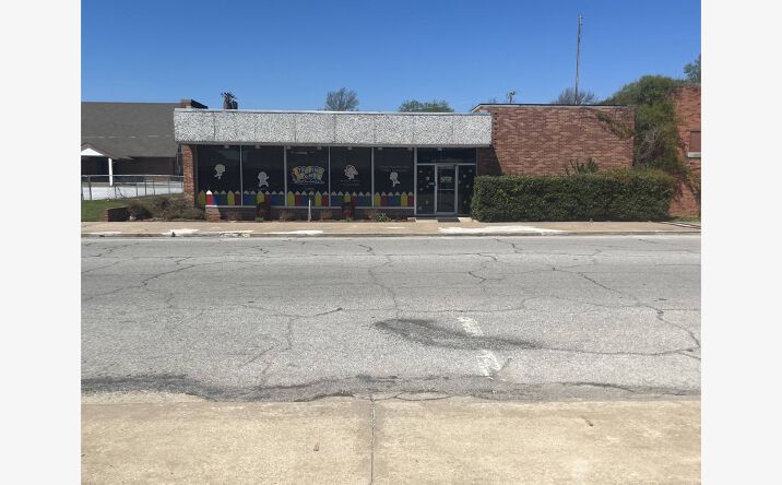 Pictures of Office property located at 125 S Scraper St, Vinita, OK 74301 for sales - image #1