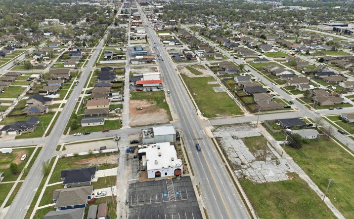 Pictures of Retail property located at 2412 S Main St, Joplin, MO 64804 for sales - image #1