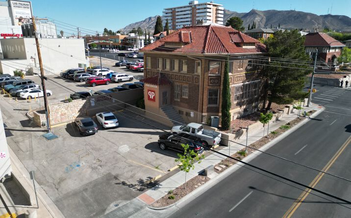 Pictures of Office property located at 1701 N Mesa St, El Paso, TX 79902 for sales - image #1